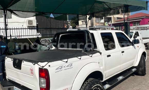 Nunua Ilio tumika Nissan Hardbody Nyeupe Gari ndani ya Maputo nchini Maputo Nunua Ilio tumika Nissan Hardbody Nyeupe Gari ndani ya Maputo nchini Maputo