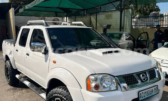 Nunua Ilio tumika Nissan Hardbody Nyeupe Gari ndani ya Maputo nchini Maputo Nunua Ilio tumika Nissan Hardbody Nyeupe Gari ndani ya Maputo nchini Maputo
