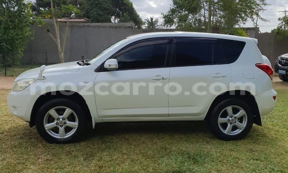 Comprar Usado Toyota RAV4 Branco Carro em Maputo em Maputo Comprar Usado Toyota RAV4 Branco Carro em Maputo em Maputo