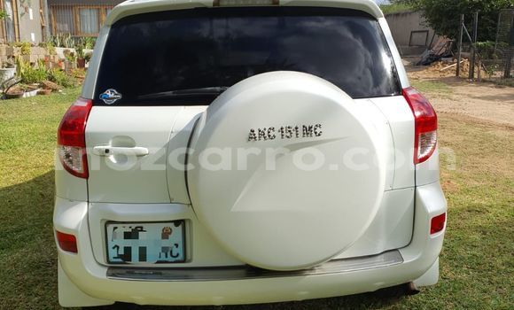 Comprar Usado Toyota RAV4 Branco Carro em Maputo em Maputo Comprar Usado Toyota RAV4 Branco Carro em Maputo em Maputo