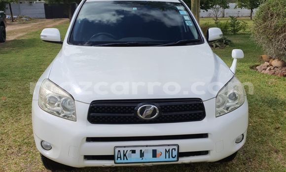 Comprar Usado Toyota RAV4 Branco Carro em Maputo em Maputo Comprar Usado Toyota RAV4 Branco Carro em Maputo em Maputo
