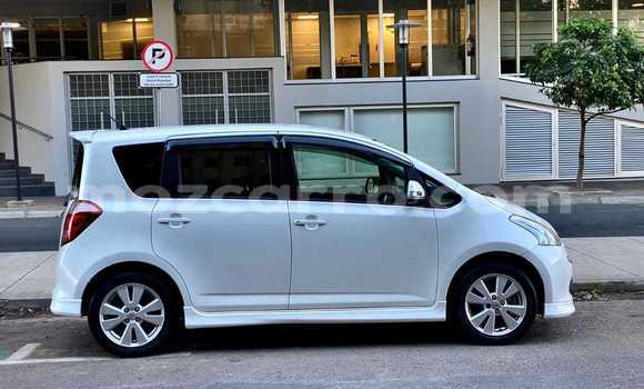 Comprar Usado Toyota Ractis Branco Carro em Maputo em Maputo Comprar Usado Toyota Ractis Branco Carro em Maputo em Maputo
