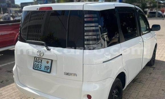 Comprar Usado Toyota Sienta Branco Carro em Maputo em Maputo Comprar Usado Toyota Sienta Branco Carro em Maputo em Maputo