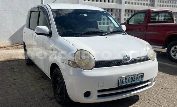 Comprar Usado Toyota Sienta Branco Carro em Maputo em Maputo Comprar Usado Toyota Sienta Branco Carro em Maputo em Maputo