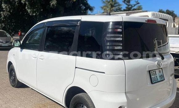 Comprar Usado Toyota Sienta Branco Carro em Maputo em Maputo Comprar Usado Toyota Sienta Branco Carro em Maputo em Maputo