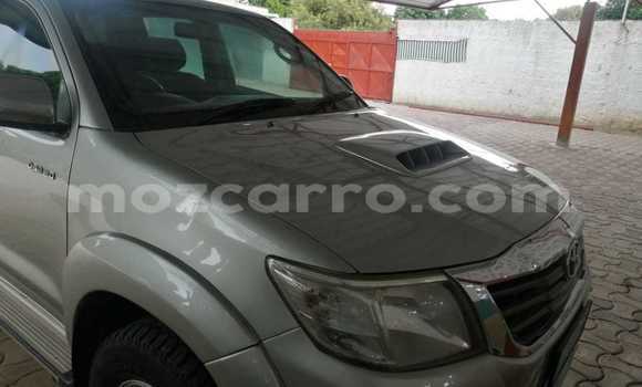 Nunua Ilio tumika Toyota Hilux Fedha Gari ndani ya Maputo nchini Maputo Nunua Ilio tumika Toyota Hilux Fedha Gari ndani ya Maputo nchini Maputo