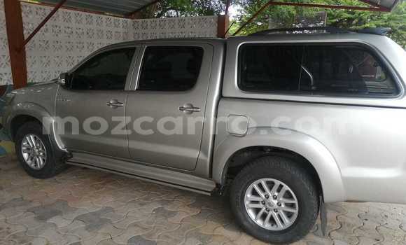 Nunua Ilio tumika Toyota Hilux Fedha Gari ndani ya Maputo nchini Maputo Nunua Ilio tumika Toyota Hilux Fedha Gari ndani ya Maputo nchini Maputo