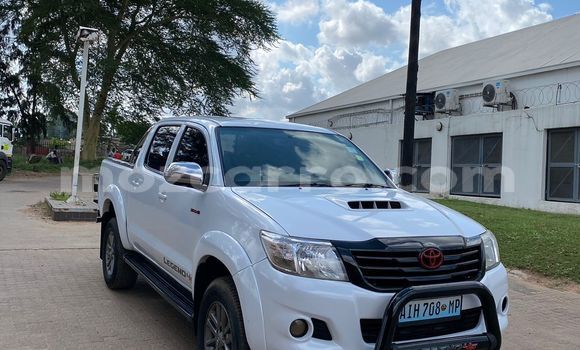 Buy Used Toyota Hilux White Car in Maputo in Maputo Buy Used Toyota Hilux White Car in Maputo in Maputo