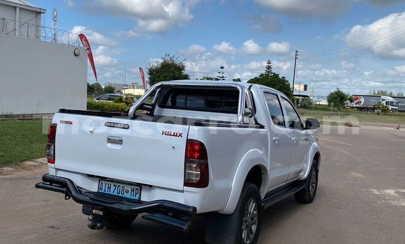 Buy Used Toyota Hilux White Car in Maputo in Maputo Buy Used Toyota Hilux White Car in Maputo in Maputo