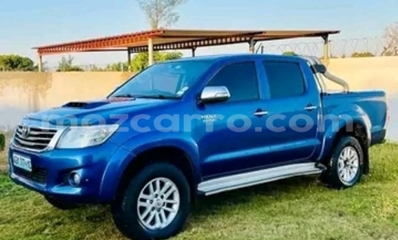 Buy Used Toyota Hilux Blue Car in Maputo in Maputo