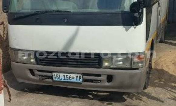 Comprar Usado Toyota Coaster Branco Carro em Maputo em Maputo