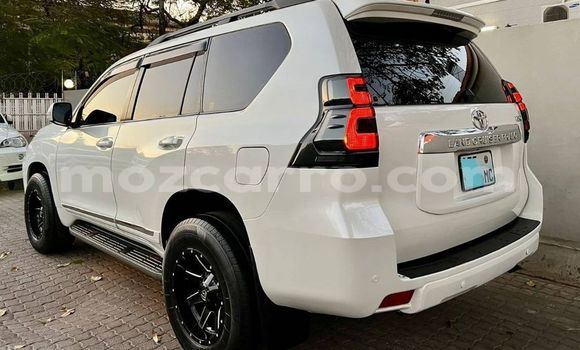 Buy Used Toyota Land Cruiser Prado White Car in Maputo in Maputo Buy Used Toyota Land Cruiser Prado White Car in Maputo in Maputo