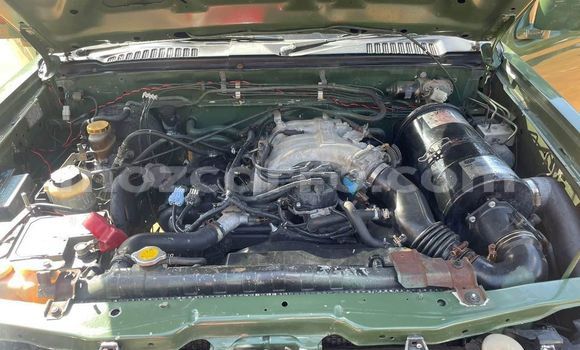 Comprar Usado Nissan Hardbody Verde Carro em Maputo em Maputo Comprar Usado Nissan Hardbody Verde Carro em Maputo em Maputo