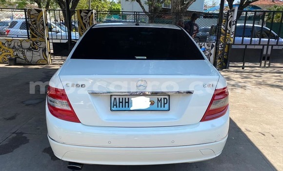 Comprar Usado Mercedes-Benz C250 coupe Branco Carro em Maputo em Maputo Comprar Usado Mercedes-Benz C250 coupe Branco Carro em Maputo em Maputo
