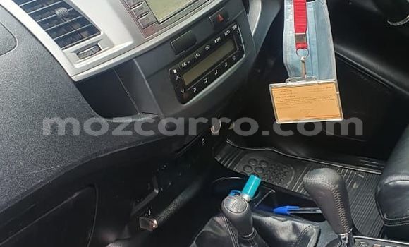 Comprar Usado Toyota Hilux Prata Carro em Maputo em Maputo Comprar Usado Toyota Hilux Prata Carro em Maputo em Maputo