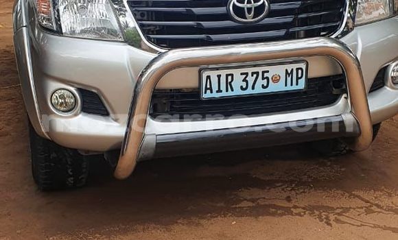 Comprar Usado Toyota Hilux Prata Carro em Maputo em Maputo Comprar Usado Toyota Hilux Prata Carro em Maputo em Maputo