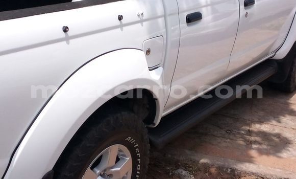 Nunua Ilio tumika Nissan Hardbody Nyeupe Gari ndani ya Maputo nchini Maputo Nunua Ilio tumika Nissan Hardbody Nyeupe Gari ndani ya Maputo nchini Maputo
