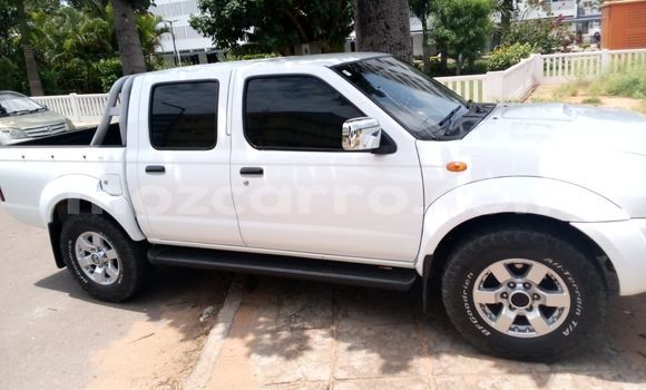 Nunua Ilio tumika Nissan Hardbody Nyeupe Gari ndani ya Maputo nchini Maputo Nunua Ilio tumika Nissan Hardbody Nyeupe Gari ndani ya Maputo nchini Maputo