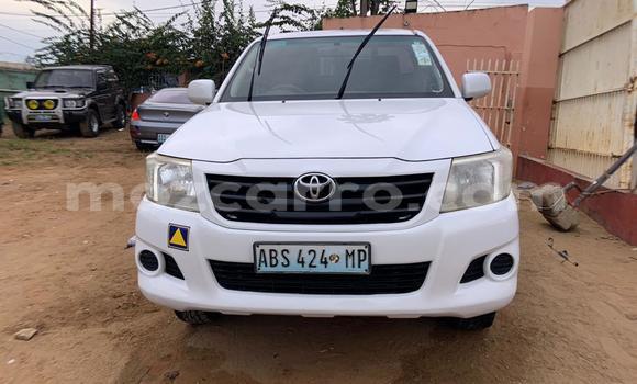 Nunua Ilio tumika Toyota Hilux Nyeupe Gari ndani ya Maputo nchini Maputo