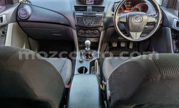 Comprar Usado Mazda BT-50 Branco Carro em Maputo em Maputo Comprar Usado Mazda BT-50 Branco Carro em Maputo em Maputo
