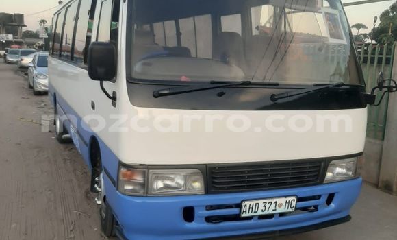 Comprar Usado Toyota Coaster Azul Carro em Maputo em Maputo Comprar Usado Toyota Coaster Azul Carro em Maputo em Maputo