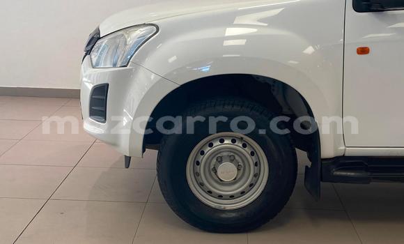 Tenga Tsaru Isuzu KB Chena Mota in Maputo in Maputo Tenga Tsaru Isuzu KB Chena Mota in Maputo in Maputo