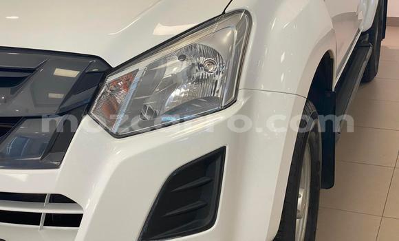 Tenga Tsaru Isuzu KB Chena Mota in Maputo in Maputo Tenga Tsaru Isuzu KB Chena Mota in Maputo in Maputo