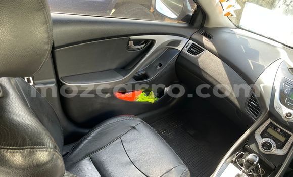 Nunua Ilio tumika Hyundai Elantra Bluu Gari ndani ya Maputo nchini Maputo Nunua Ilio tumika Hyundai Elantra Bluu Gari ndani ya Maputo nchini Maputo