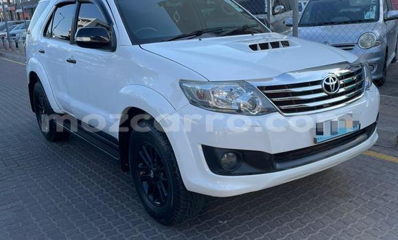 Tenga Tsaru Toyota Fortuner Chena Mota in Maputo in Maputo