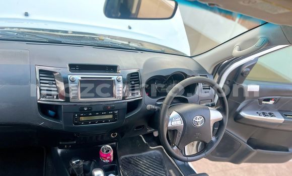 Comprar Usado Toyota Hilux Branco Carro em Maputo em Maputo Comprar Usado Toyota Hilux Branco Carro em Maputo em Maputo