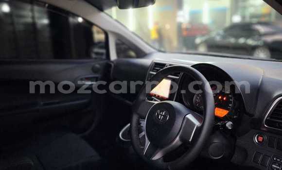 Comprar Usado Toyota Ractis Azul Carro em Maputo em Maputo Comprar Usado Toyota Ractis Azul Carro em Maputo em Maputo