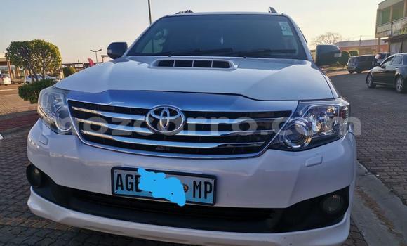 Nunua Ilio tumika Toyota Fortuner Nyeupe Gari ndani ya Maputo nchini Maputo Nunua Ilio tumika Toyota Fortuner Nyeupe Gari ndani ya Maputo nchini Maputo