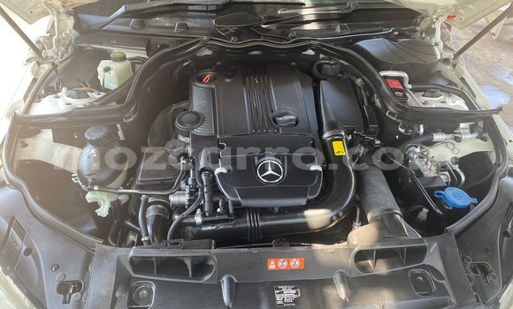 Tenga Tsaru Mercedes‒Benz C-Class Chena Mota in Maputo in Maputo Tenga Tsaru Mercedes‒Benz C-Class Chena Mota in Maputo in Maputo