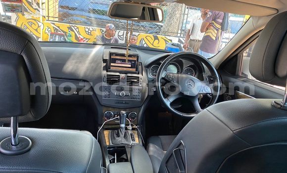 Tenga Tsaru Mercedes‒Benz C-Class Chena Mota in Maputo in Maputo Tenga Tsaru Mercedes‒Benz C-Class Chena Mota in Maputo in Maputo