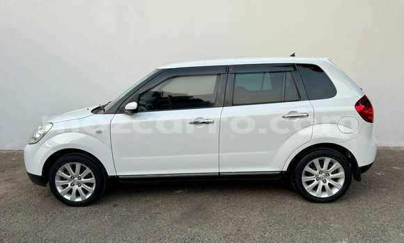 Nunua Ilio tumika Mazda Verisa Nyeupe Gari ndani ya Maputo nchini Maputo Nunua Ilio tumika Mazda Verisa Nyeupe Gari ndani ya Maputo nchini Maputo