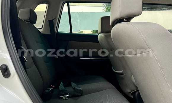 Nunua Ilio tumika Mazda Verisa Nyeupe Gari ndani ya Maputo nchini Maputo Nunua Ilio tumika Mazda Verisa Nyeupe Gari ndani ya Maputo nchini Maputo