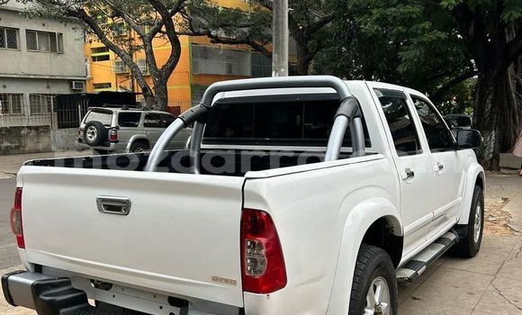 Comprar Usado Isuzu KB Branco Carro em Maputo em Maputo Comprar Usado Isuzu KB Branco Carro em Maputo em Maputo