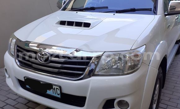 Comprar Usado Toyota Hilux Branco Carro em Maputo em Maputo Comprar Usado Toyota Hilux Branco Carro em Maputo em Maputo