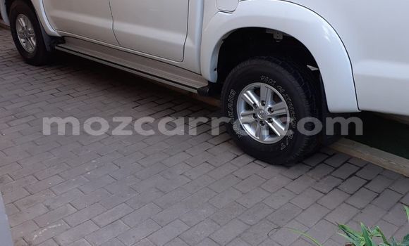 Comprar Usado Toyota Hilux Branco Carro em Maputo em Maputo Comprar Usado Toyota Hilux Branco Carro em Maputo em Maputo