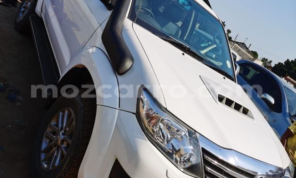 Buy Used Toyota Fortuner White Car in Maputo in Maputo