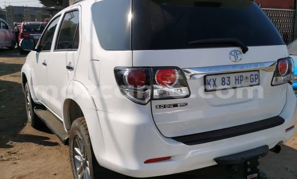 Buy Used Toyota Fortuner White Car in Maputo in Maputo Buy Used Toyota Fortuner White Car in Maputo in Maputo