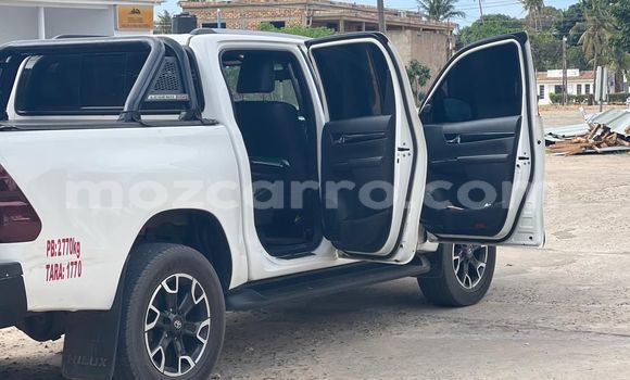 Comprar Usado Toyota Hiluxe Revo Branco Carro em Maputo em Maputo Comprar Usado Toyota Hiluxe Revo Branco Carro em Maputo em Maputo