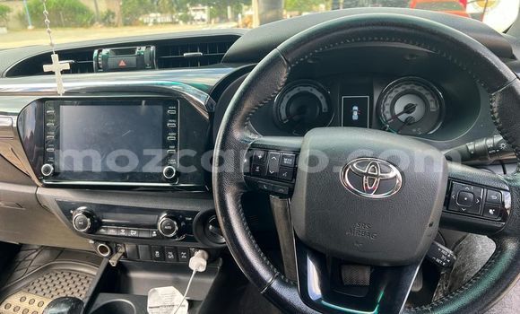 Comprar Usado Toyota Hiluxe Revo Branco Carro em Maputo em Maputo Comprar Usado Toyota Hiluxe Revo Branco Carro em Maputo em Maputo