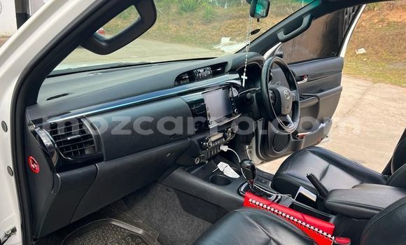Comprar Usado Toyota Hiluxe Revo Branco Carro em Maputo em Maputo Comprar Usado Toyota Hiluxe Revo Branco Carro em Maputo em Maputo