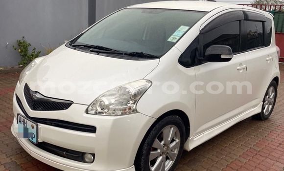 Comprar Usado Toyota Ractis Branco Carro em Maputo em Maputo