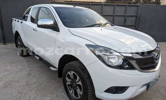 Nunua Ilio tumika Mazda BT-50 Nyeupe Gari ndani ya Maputo nchini Maputo