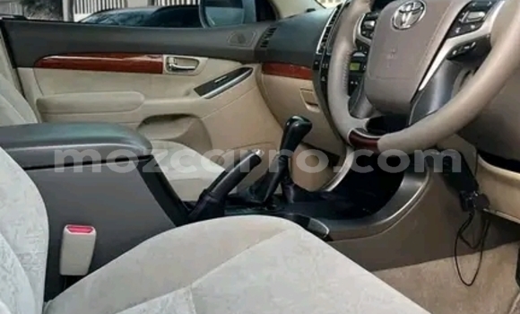 Nunua Ilio tumika Toyota Land Cruiser Prado Nyeupe Gari ndani ya Maputo nchini Maputo Nunua Ilio tumika Toyota Land Cruiser Prado Nyeupe Gari ndani ya Maputo nchini Maputo