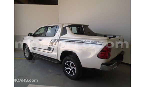 Comprar Importar Toyota Hilux De outros Carro em Import - Dubai em Cabo Delgado Comprar Importar Toyota Hilux De outros Carro em Import - Dubai em Cabo Delgado
