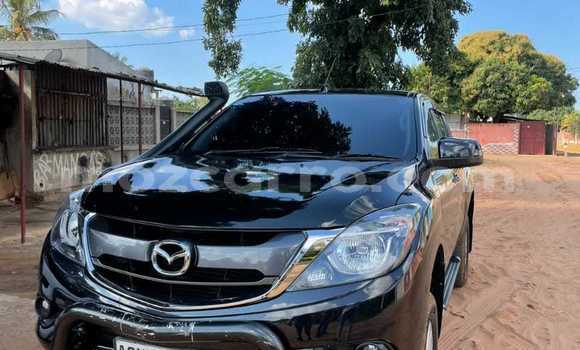 Nunua Ilio tumika Mazda BT-50 Nyeusi Gari ndani ya Maputo nchini Maputo