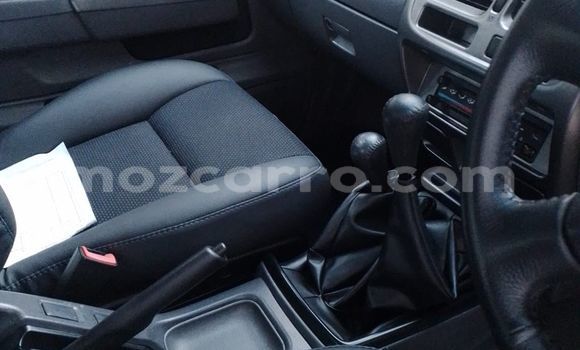 Comprar Usado Nissan Hardbody Branco Carro em Maputo em Maputo Comprar Usado Nissan Hardbody Branco Carro em Maputo em Maputo